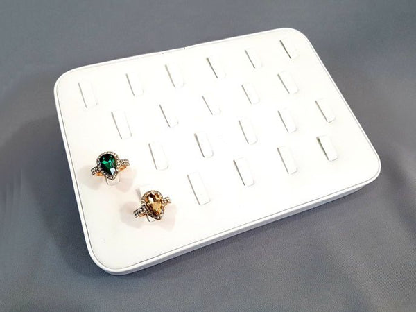 Exhibidor Nacional Vinipiel Blanco 22 Anillos Medidas: 13x9x5cm 227B