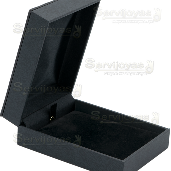Estuche Italia Negro Cadena con Dije Medidas: 6.9x8x3.2cm 4406.BK